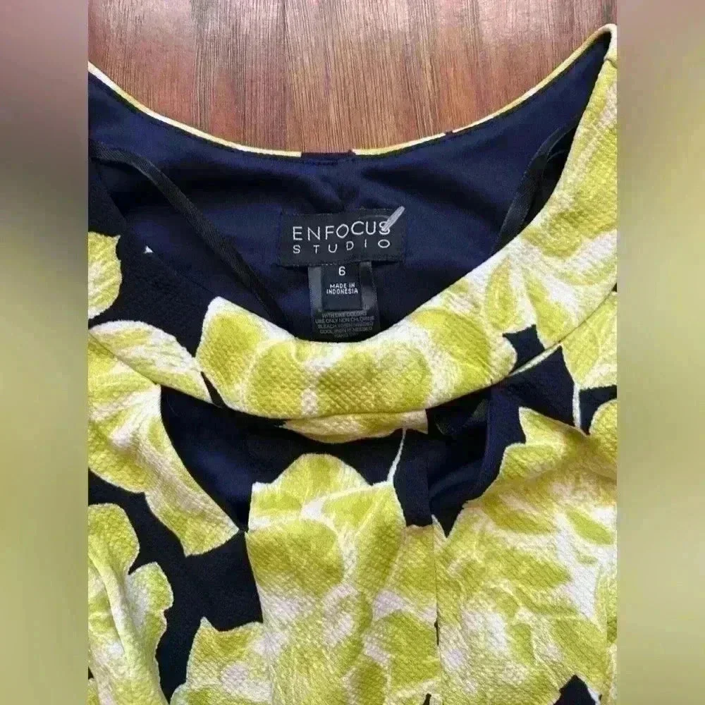 Sleeveless Midi Dress with Multicolored Giant Floral Print Size 6 New With Tag - Picture 2 of 9